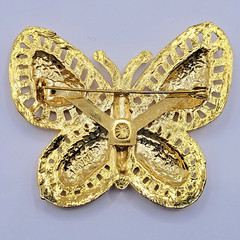 AAI Elegant Simple and Classy Vintage Gold Tone Metal BUTTERFLY Brooch Pin