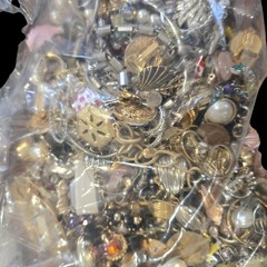 Estate Vintage Costume Jewelry Large 20+ LBS Earing Necklace Bracelet Retro Lot