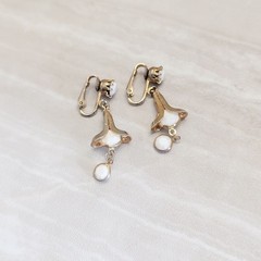 Vintage Clip On Earrings Gold Tone & White Stylish Dangle Drop Earrings