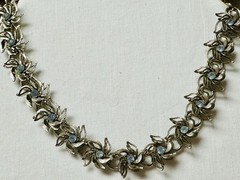 Vintage Mid Century Raised Flower Blue Rhinestone Collar Choker Necklace n908