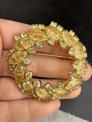 Vintage Rhinestone Brooch Gold Tone Wreath