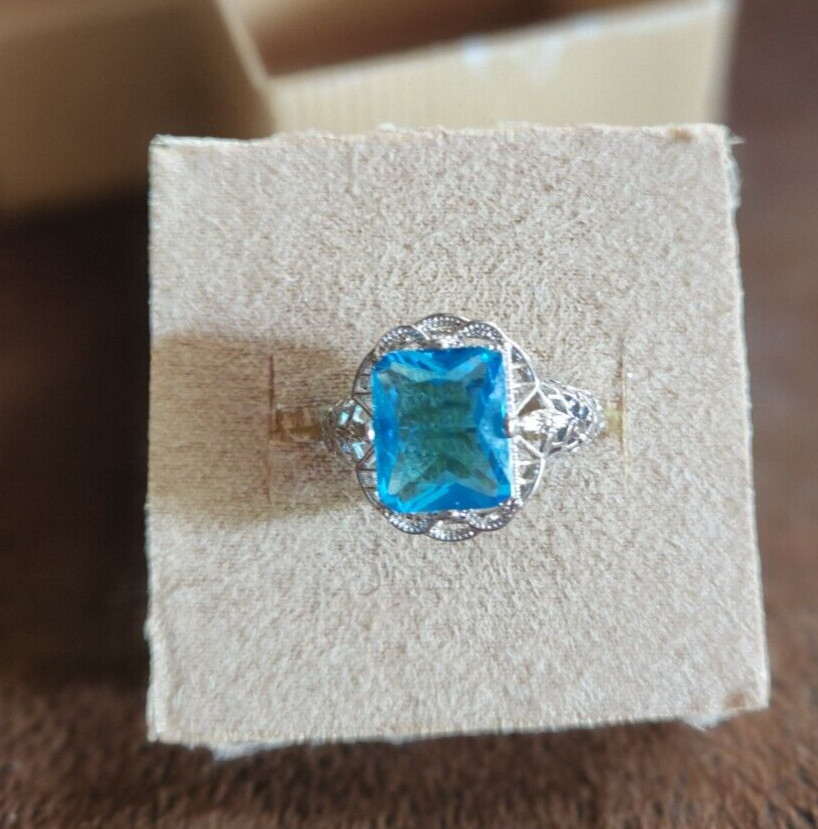 WOMAN’S BLUE TOPAZ & SILVER SQUARE RING FASHION RING SIZE 9