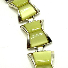 Vintage Art Deco Chartruese Thermoset Bracelet Silver Tone Moonglow MCM 7″