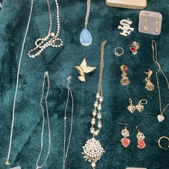 Vintage Fashion Jewelry Rings, Bracelets, Necklaces, Pins, Earrings, Rosaries