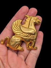Vtg MMA Signed Metropolitan Museum Of Art Griffin Gold Tone Brooch Pin Pendant