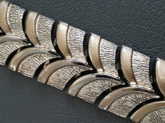 Vintage Signed CORO Pegasus Textured Link Gold Tone Bracelet 7.5″ Safety Chain