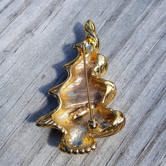 Vintage VERO Christmas Tree Brooch w Rhinestones 2.5″ Twist Gold Tone Pin