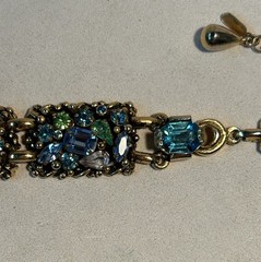 Vtg. Barclay Gold Tone Multi Color Rhinestones Necklace 14 7/8″