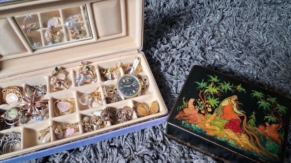 Vintage Estate Jewelry Lot Ussr Laquer Box 18kt H.G.E🔥🔥 Cameo