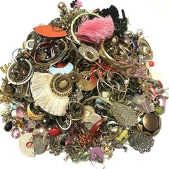 Single Earrings Lot 1 Lbs Craft Junk Broken Jewelry Lot Vintage Modern ..