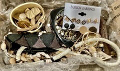 All Wearable Fashionable Very Good Jewelry Lot