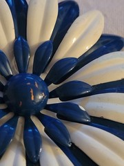 Vintage 1950s To 1970s Huge Enamel Flower Stunning Brooch, Beauty CA USA E407-3