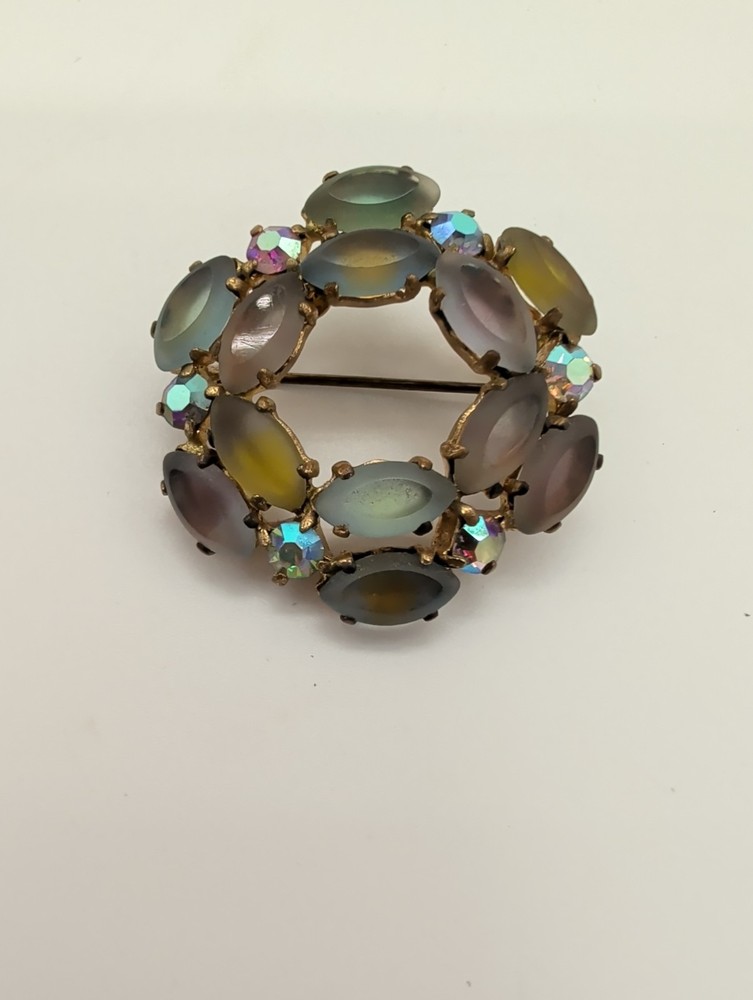 Vintage Opalescent Givre Glass Rhinestone Wreath Brooch Open Prong Back Pastel