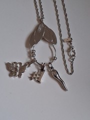 Vtg Monet Charm Necklace Silvertone+3 Charms+Beaded Spacers Signed 30″ 1980’s
