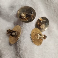 Vintage Cloisonne Enamel Floral clip Earrings Lot Red Purple Gold Tone Flower