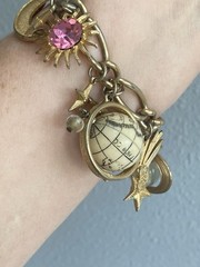 Vintage Signed Chunky Charm Bracelet KARU 60’s Space Race atomic planets 7″