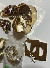 vintage pierced earring lot used Estate 30 Pairs Wearable Goldtone