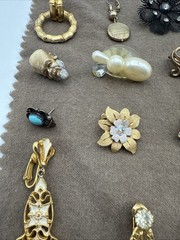 Vintage Jewelry Silver Gold Tone Lot Mismatched Wearable (20 Single Earrings)