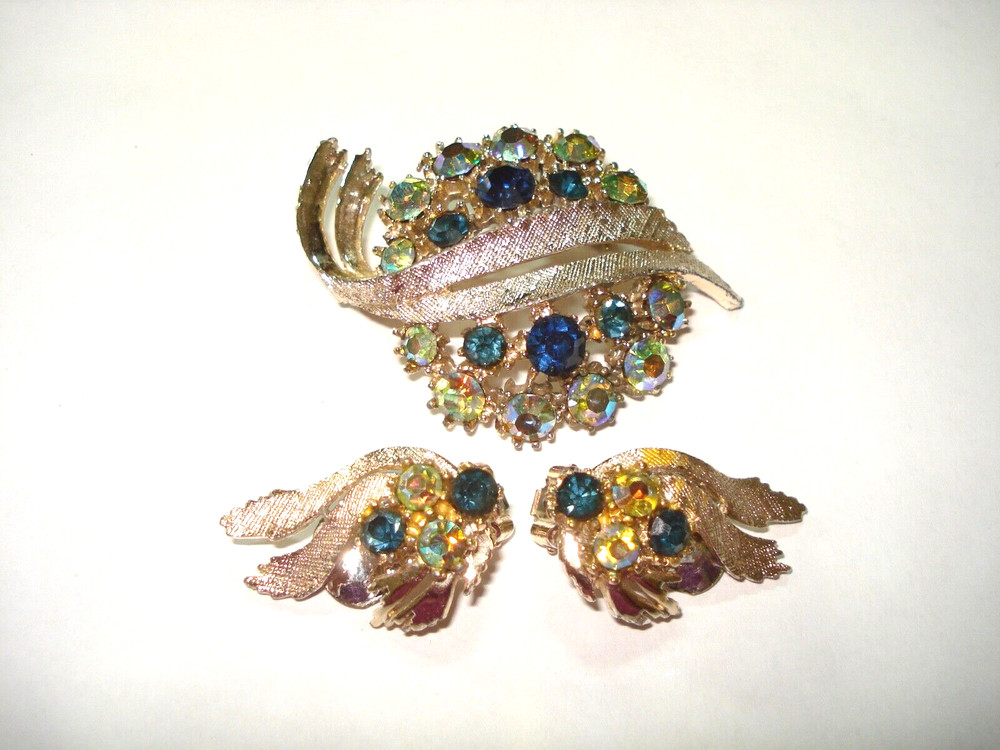 Vintage Gold Tone AB Rhinestone Brooch Pin & Clip-on Earrings Set ART