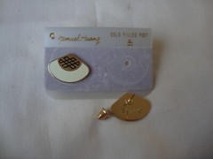 VINTAGE SAMUEL HUANG DESIGNER CLOISONNE RETRO ABSTRACT FAN WHITE & BLACK EARRING