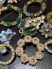 Vintage Jewelry Scrap Lot Repair Craft Harvest Rhinestone Beads Brooches 50+