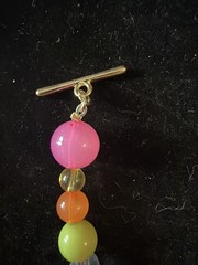 Vintage 90s Bubble Acrylic Gold Tone Heart Bracelet