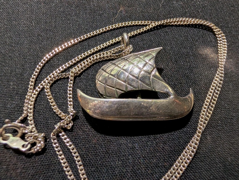 Vintage 925 F SM Sterling Silver Viking Ship Pendant & Chain Norway 8.2 G