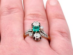 Antique 1880s 1.12 Ct Diamond 0.60 Ct Emerald 18k Yellow Gold Twist Ring 6 1/8