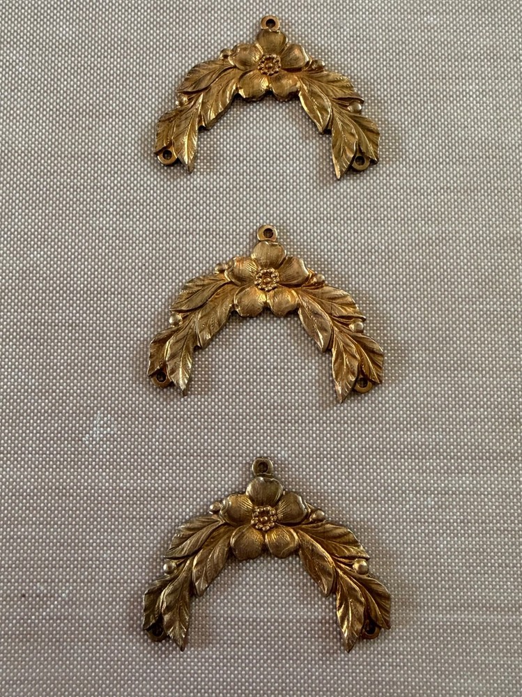 Vintage Brass Floral Leaf Connectors 32x25mm 3 Point Jewelry Findings NOS Lot of