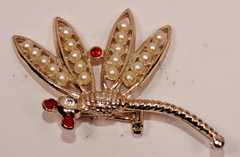 A110 VINTAGE RHINESTONE FAUX PEARL DRAGONFLY BROOCH PIN RED STONES UNSIGNED