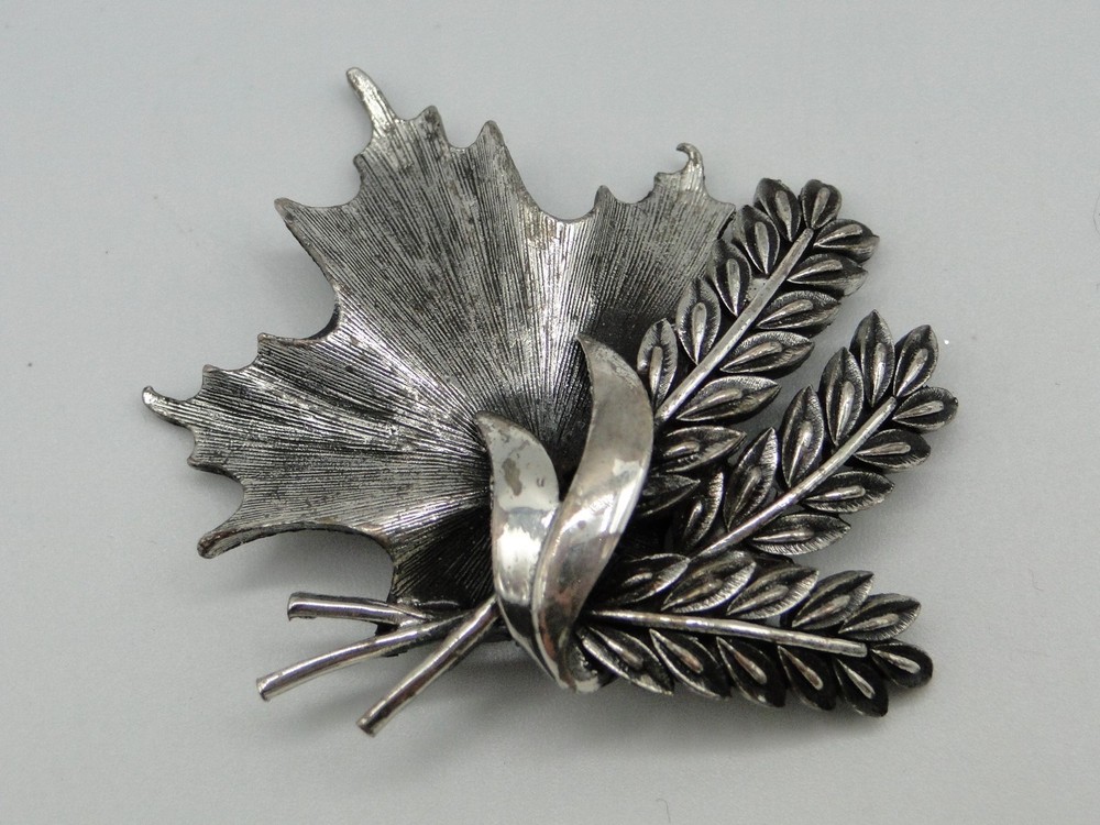 Vintage MCM Tortolani Silver Plated Pewter Maple Leaf & Wheat Pendant (Large)
