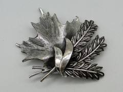 Vintage MCM Tortolani Silver Plated Pewter Maple Leaf & Wheat Pendant (Large)