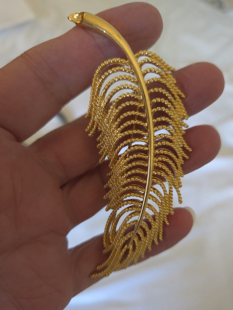 Signed Monet Textured Gold Tone Open Work Feather Quill Brooch Vintage