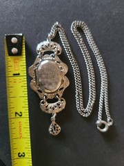 Vintage Silver Tone Filigree Locket Pendant Photo Necklace with 17 Inch Chain