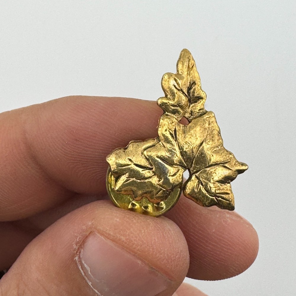 Vintage Gold Tone Ivy Leaf Lapel Pin Tie Tack Clutch Back Leaves Brooch Jewelry