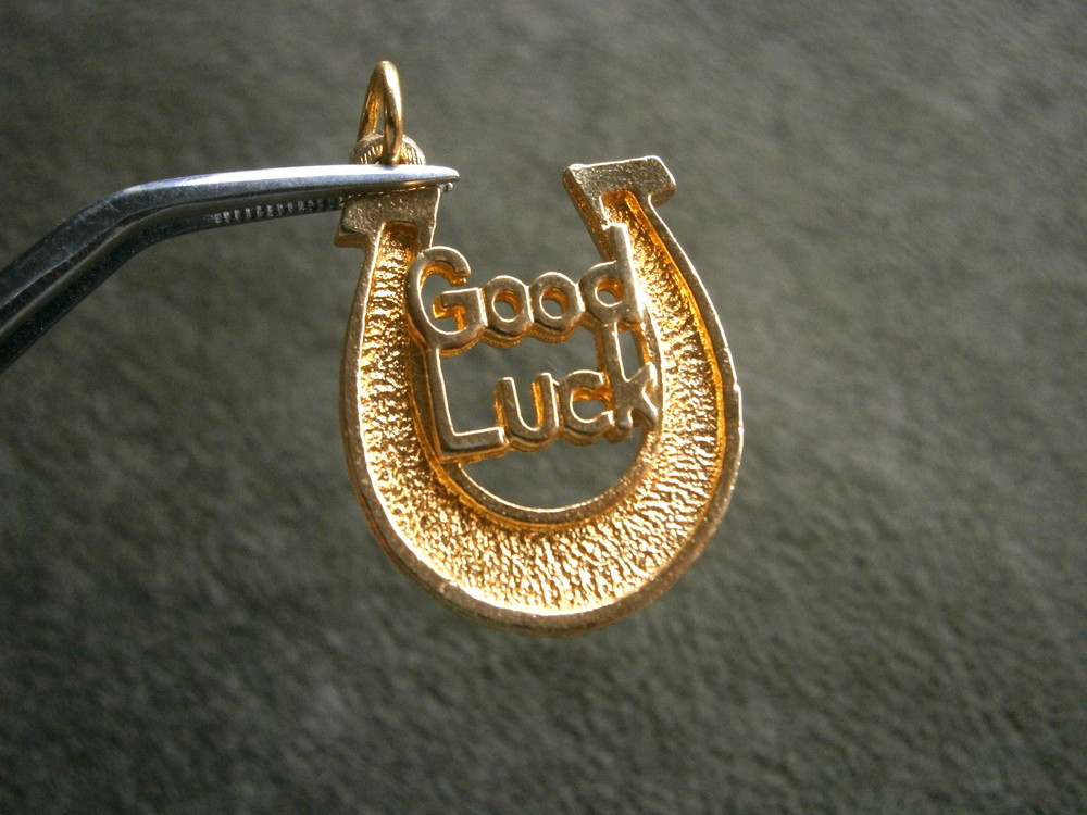 Large Hobco Good Luck Horseshoe Chunky Goldtone Vtg Bracelet Charm Pendant 4.5g