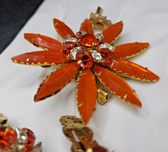 Vintage Selro Selini? Lucite & Rhinestone Gold Tone Floral Set Brooch & Earrings