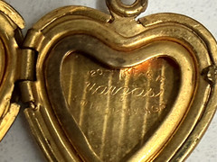 MCM vtg VARGAS 1/20 10K Gold-filled Heart Photo Locket Pendant Chain Necklace