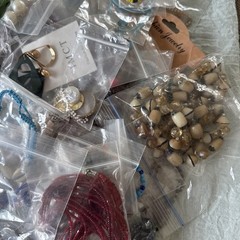 Huge Vintage Costume Jewelry Lot. $900+ Retail. Too For Pictures-107 Pieces