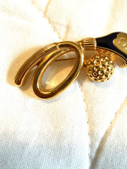 Vintage Golf Club Pin Brooch Goldtone 3 Iron Golf Ball MCM