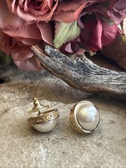 38. Christian Dior Gold tone White Creamy Faux Pearl Stud Earrings 17mm, 9.7g