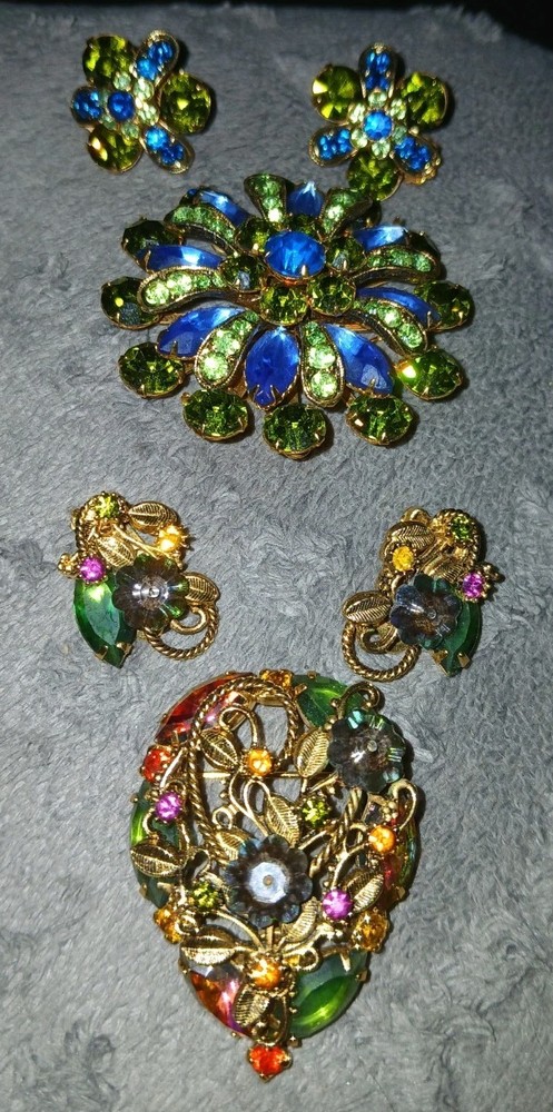 2x Vintage Rhinestone Brooches And Earrings Sets Gold Setting Beautiful
