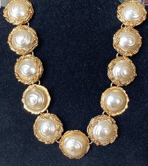 YSL Yves Saint Laurent FAUX BAROQUE PEARL MEDALLION LINKS VTG NECKLACE ~ AS IS