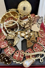 Vintage Estate Costume Jewelry Lot ! MONET, AVON and more!