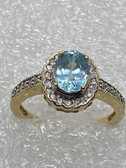 Vintage 14 KT Solid Gold Blue Topaz Diamond Ring