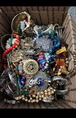 3 Pounds Jewelry Costume Vintage Mix LBS necklaces bracelets pins rings etc lbs