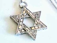 STAR OF DAVID! Silver Tone Etched & Textured Pendant Necklace! Religious. Faith.