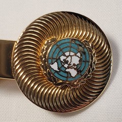 UN Blue &White Enamel Medallion Vtg Commemorative Cufflinks & Tie Bar Gold Tone