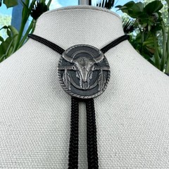 Stunning Vintage Silver Tone Buffalo Skull Western Bolo Tie