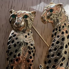 Vintage Green Eyed Crystal Rhinestone Golden Tone Twin Family Leopard Brooch